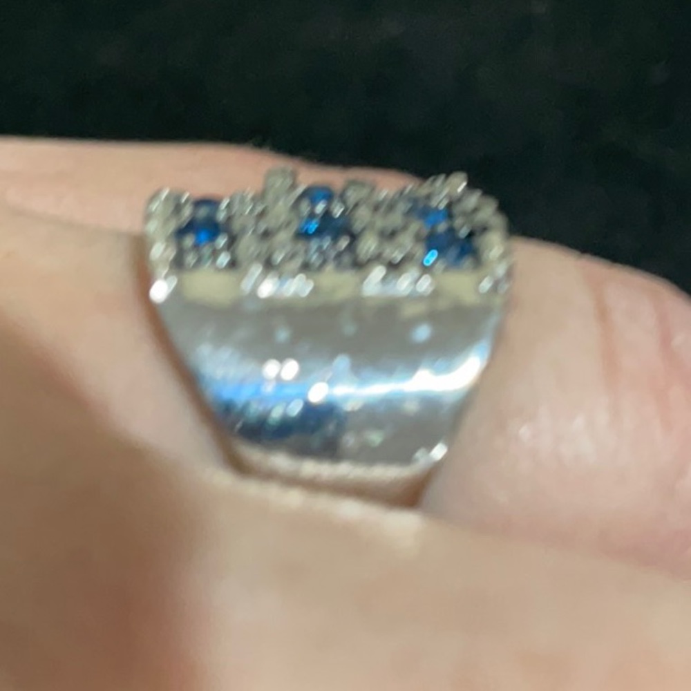 Ring - Picture 2 of 3